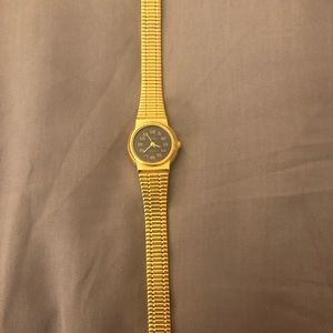 Seiko Womens stainless steel quartz watch.